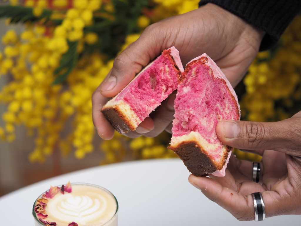 Photographie culinaire d'un cake chez Contrastes Paris