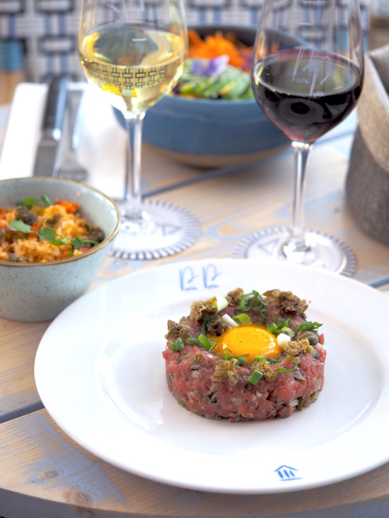 tartare de boeuf au restaurant paris pyla, photographie culinaire