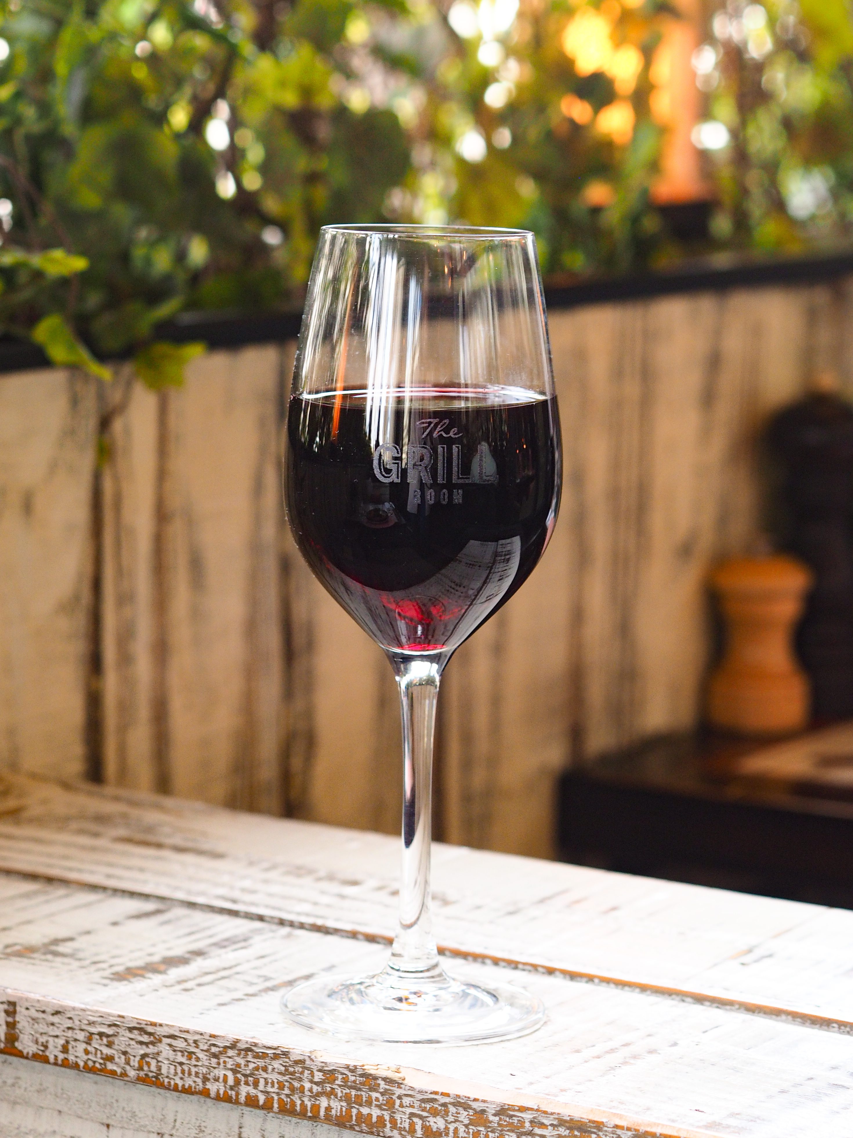 Verre de vin rouge The Grill Room